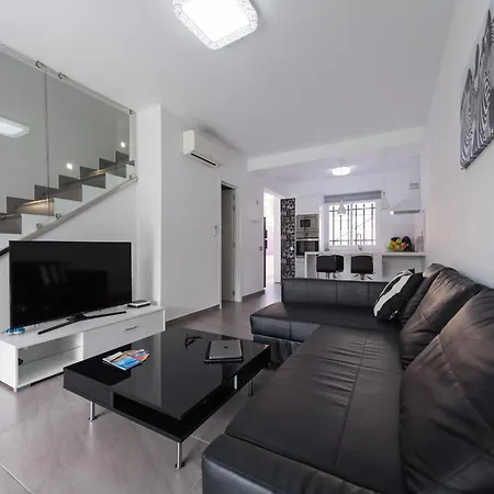 Duplex In Near Meloneras